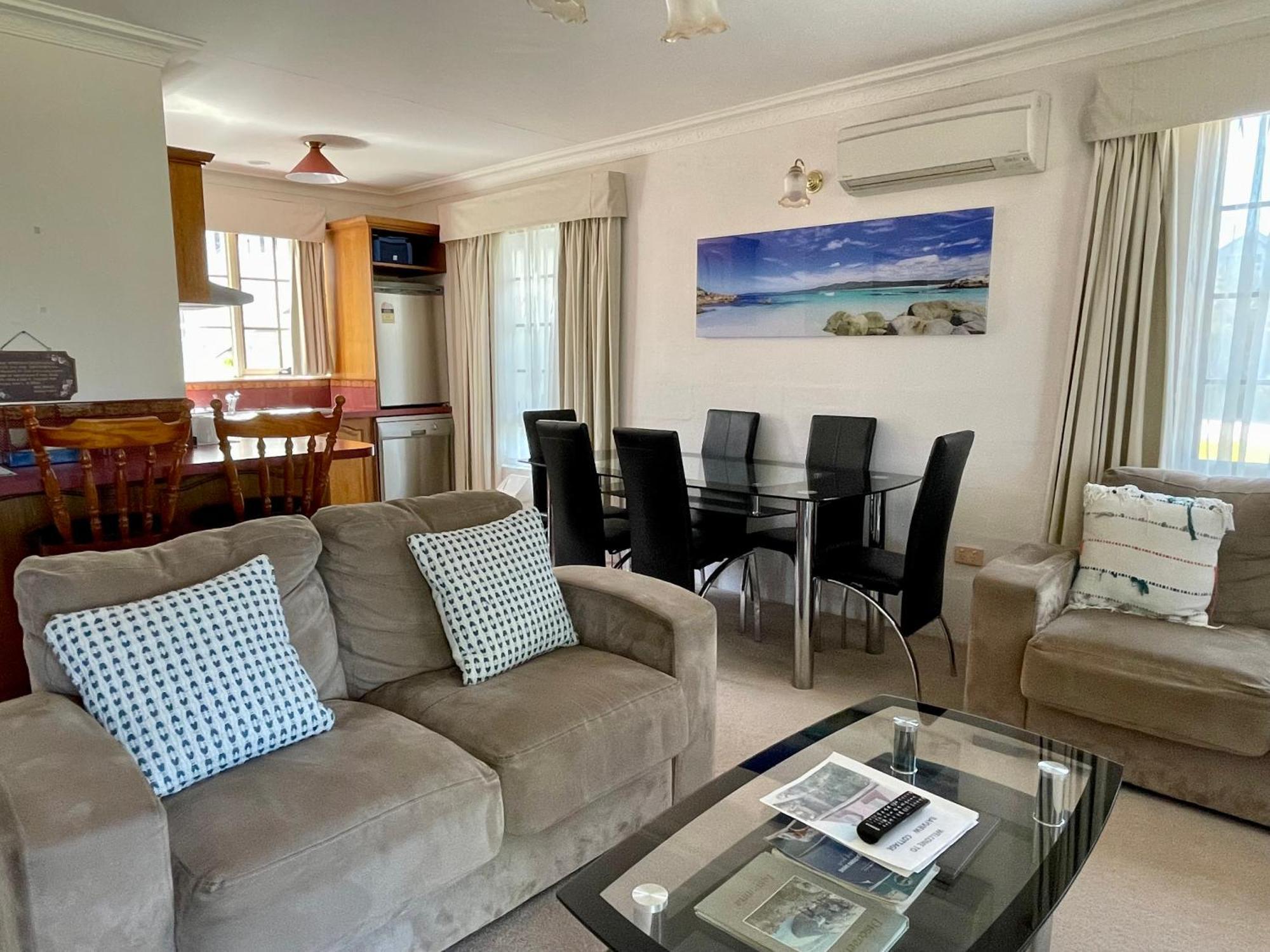 Swansea Cottages & Lodge Suites Ngoại thất bức ảnh