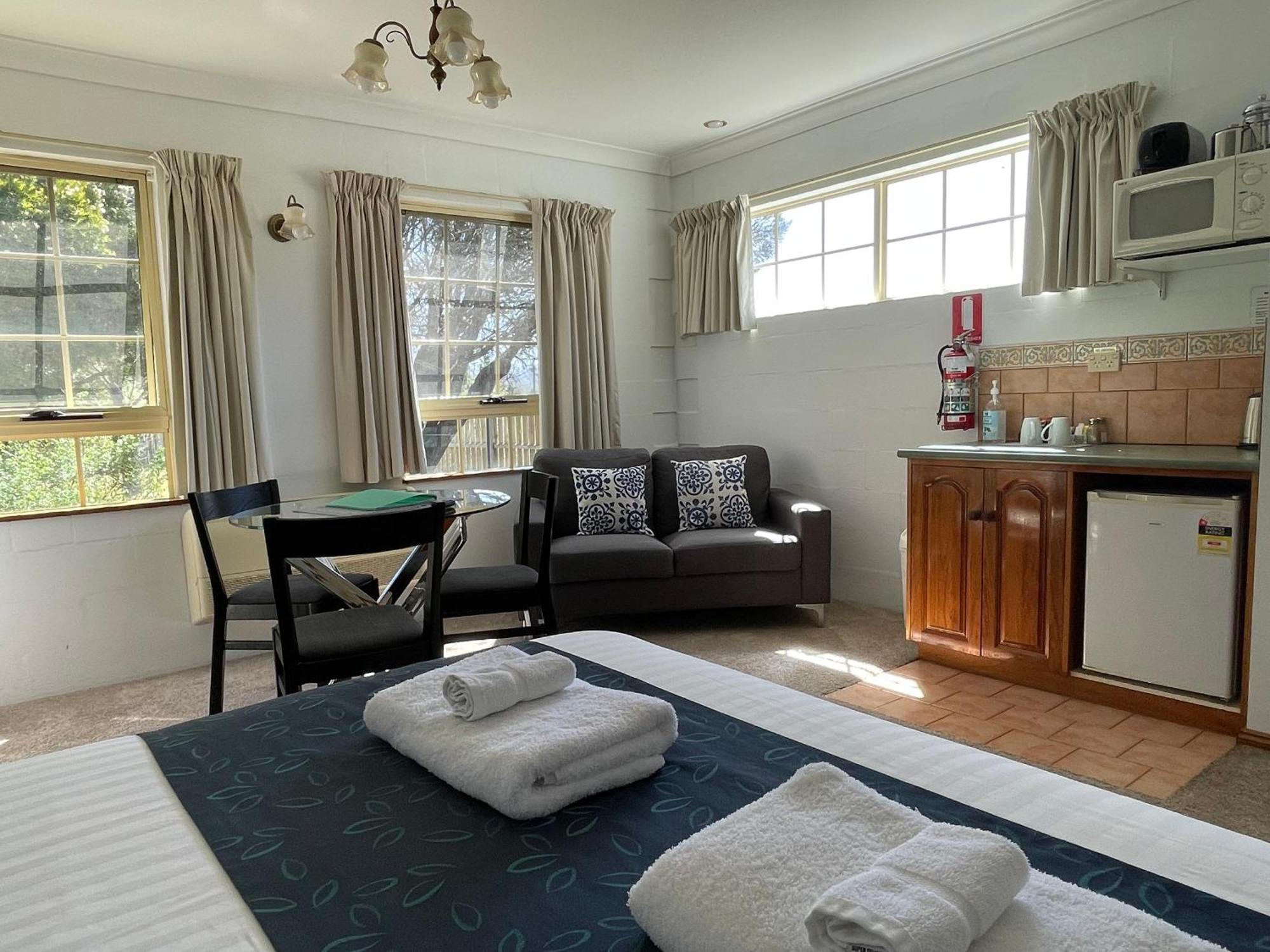 Swansea Cottages & Lodge Suites Ngoại thất bức ảnh