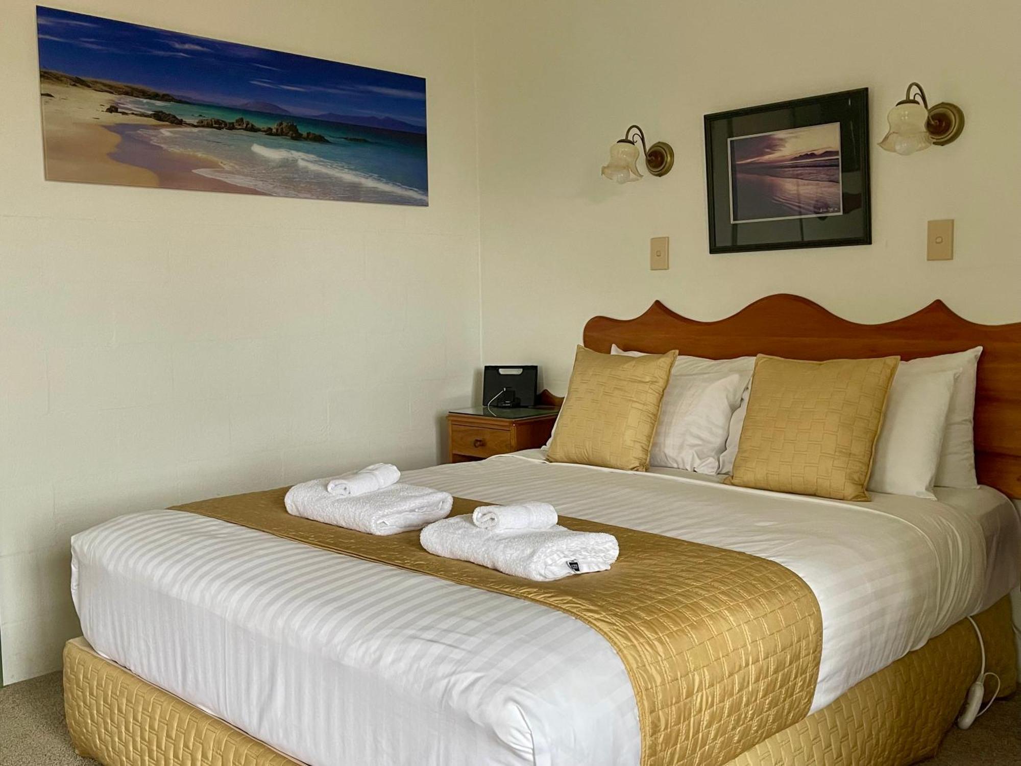 Swansea Cottages & Lodge Suites Ngoại thất bức ảnh