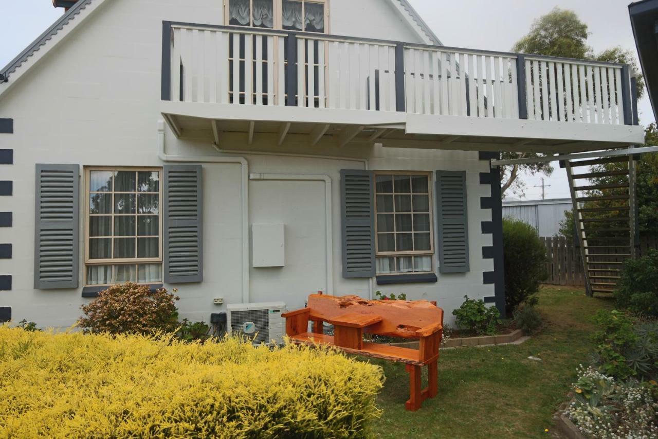 Swansea Cottages & Lodge Suites Ngoại thất bức ảnh